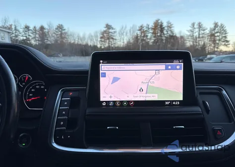 2021 Chevrolet Suburban 4Wd Z71 z USA, uszkodzony, nr VIN 1GNSKDKD8MR441975